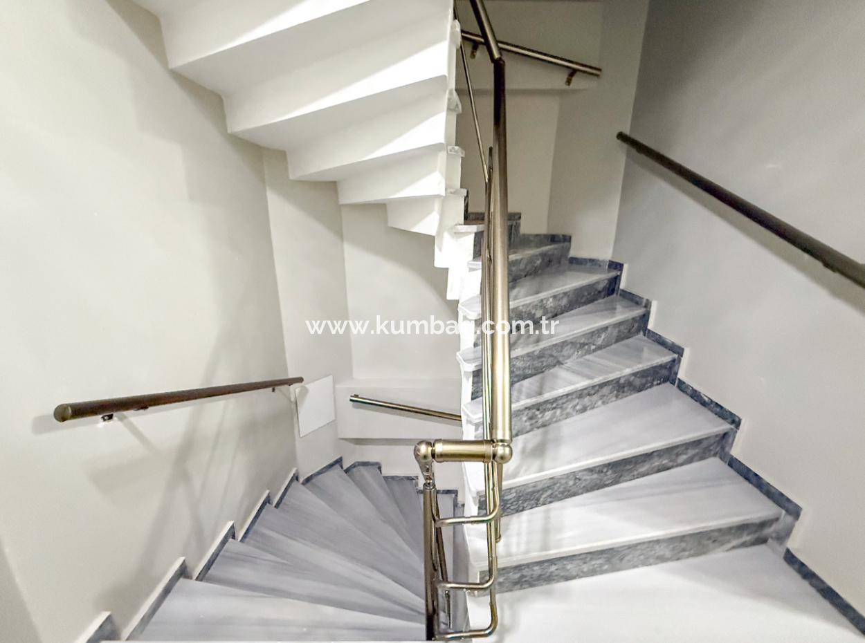 Kumbağ'da Merkezi Konumda İskanlı 1+1 Satılık Daire