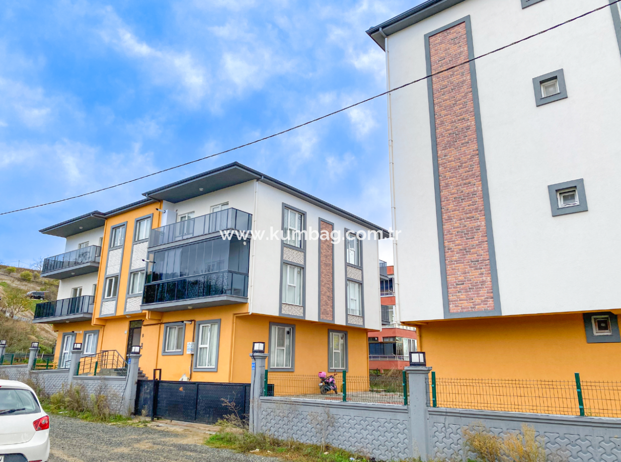 Yeni Sitede Geniş Ve Ferah İskanlı Satılık Ara Kat 2+1 Daire