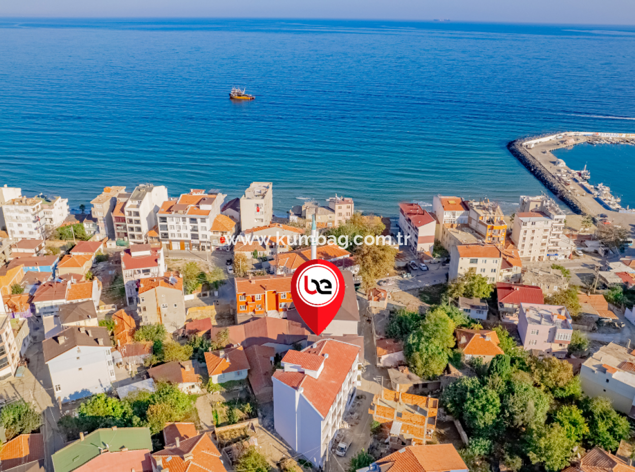 Kumbağ Pazar Sokağı Yeni Ve Asansörlü Binada Kiralık 1+1 Daire