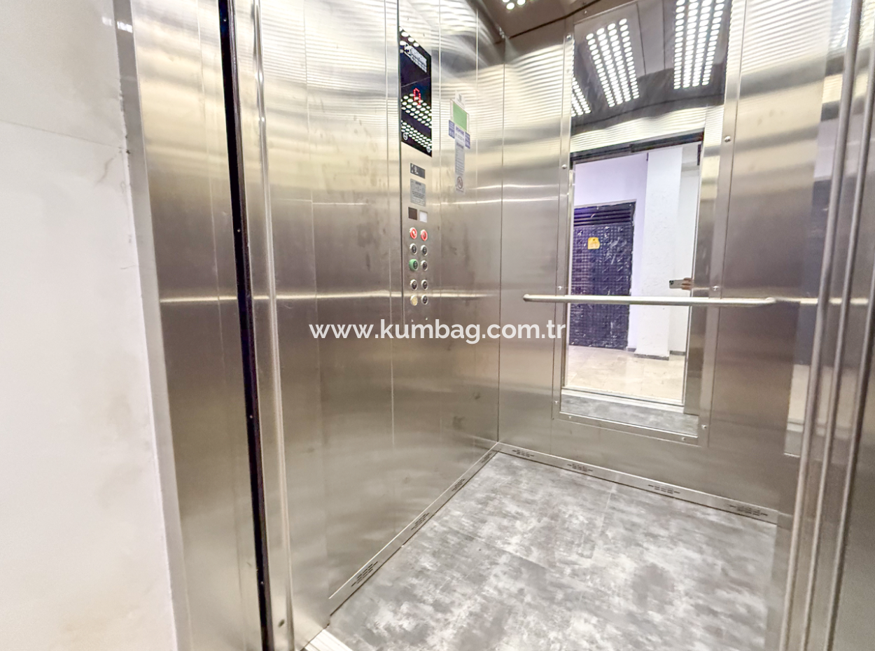 Kumbağ Pazar Sokağı Yeni Ve Asansörlü Binada Kiralık 1+1 Daire