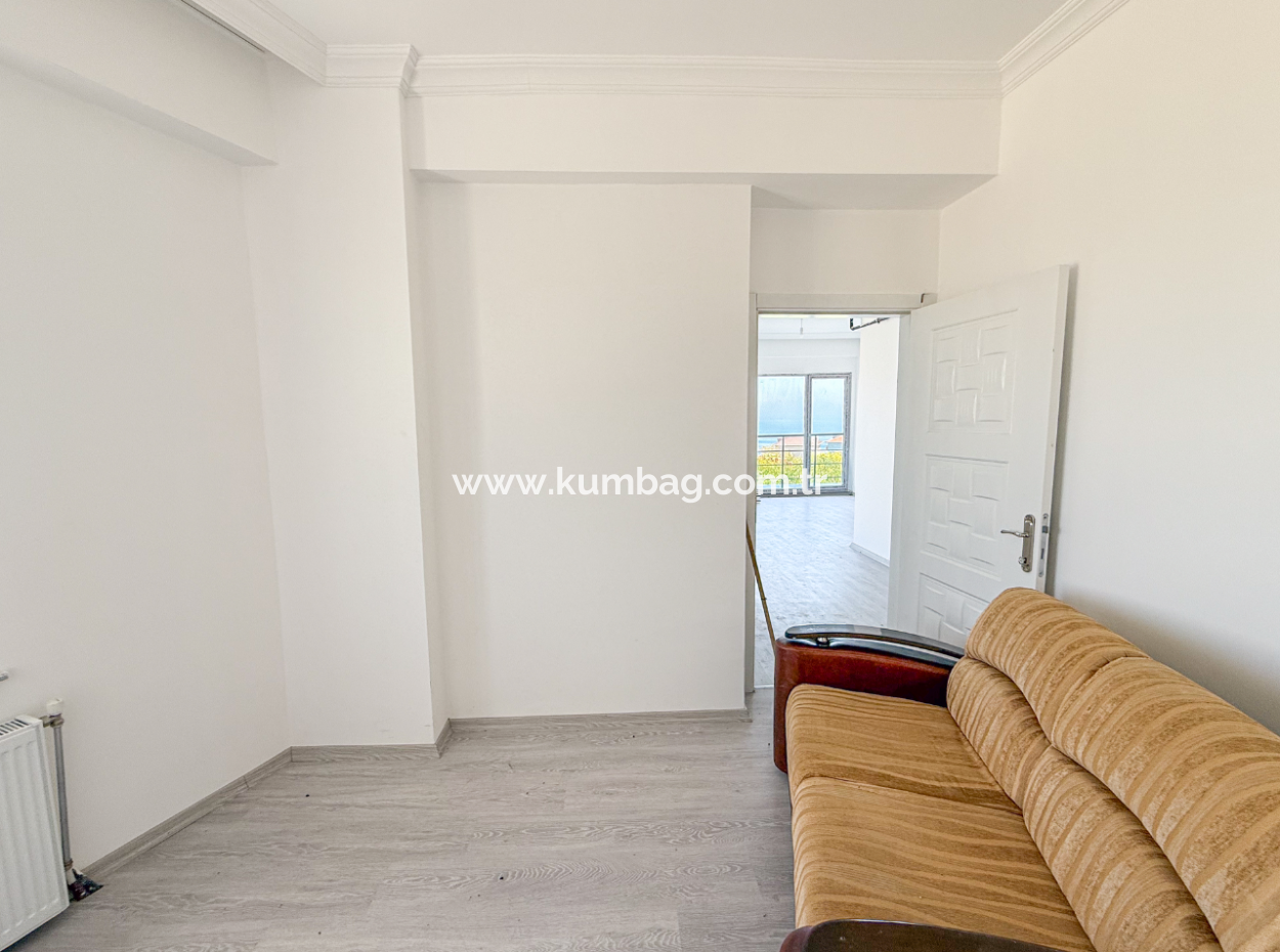 Kumbağ'da Panoramik Deniz Manzaralı Kiralık 1+1 Daire