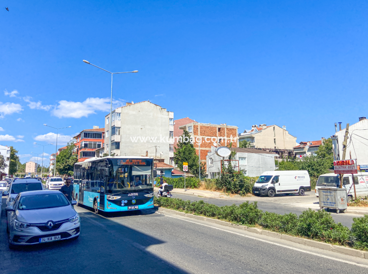 Altınova Mahallesi'nin En İşlek Caddesinde Satılık Dükkan