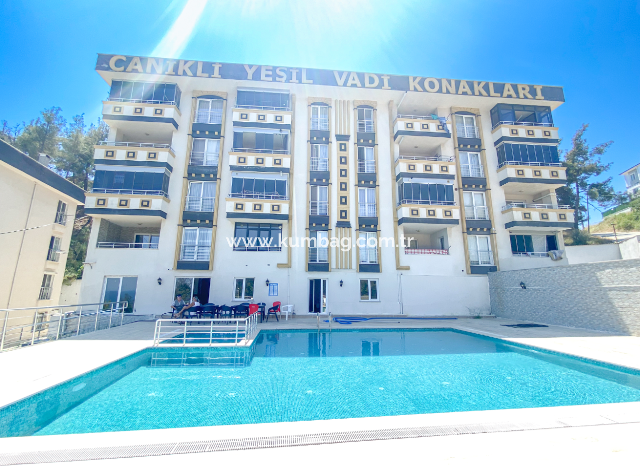 Kumbağ'da Deniz Manzaralı Havuzlu Full Eşyalı 2+1 Satılık Daire