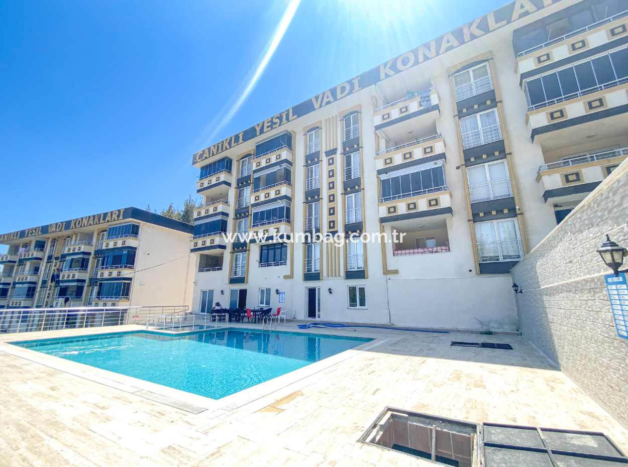 Kumbağ'da Deniz Manzaralı Havuzlu Full Eşyalı 2+1 Satılık Daire