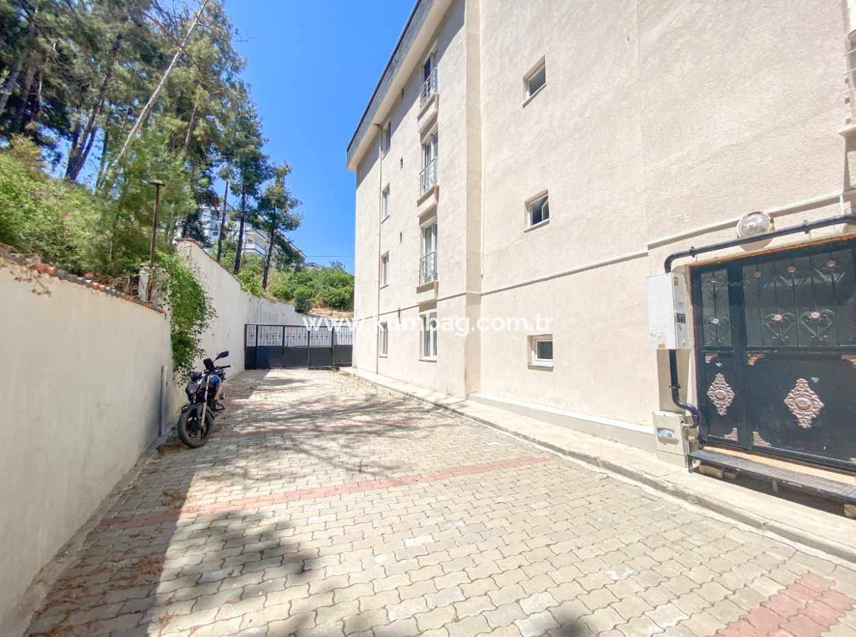 Kumbağ'da Deniz Manzaralı Havuzlu Full Eşyalı 2+1 Satılık Daire