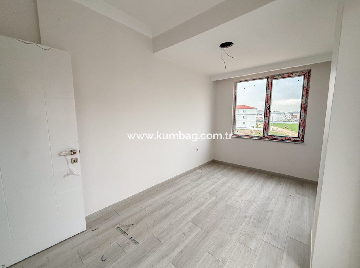 Kumbağ Lüks Havuzlu Yonca Evleri Sitesinde Satılık 2+1 Daireler