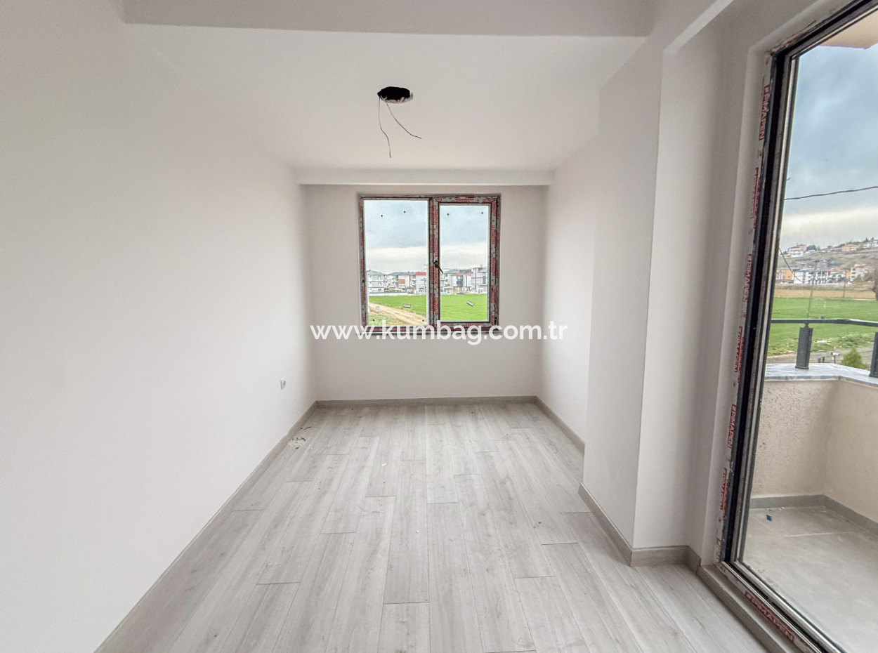 Kumbağ Lüks Havuzlu Yonca Evleri Sitesinde Satılık 2+1 Daireler