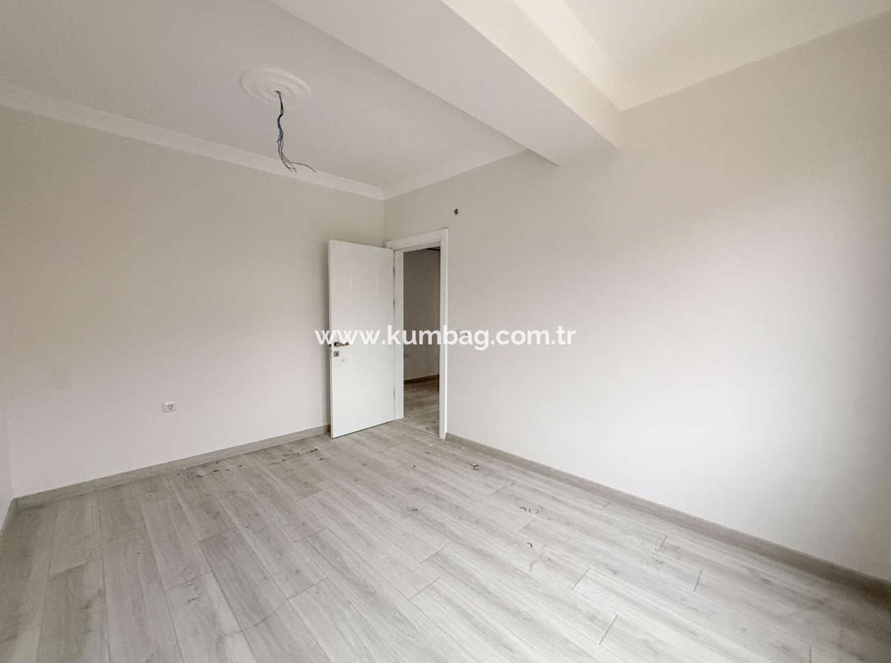 Kumbağ Lüks Havuzlu Yonca Evleri Sitesinde Satılık 2+1 Daireler