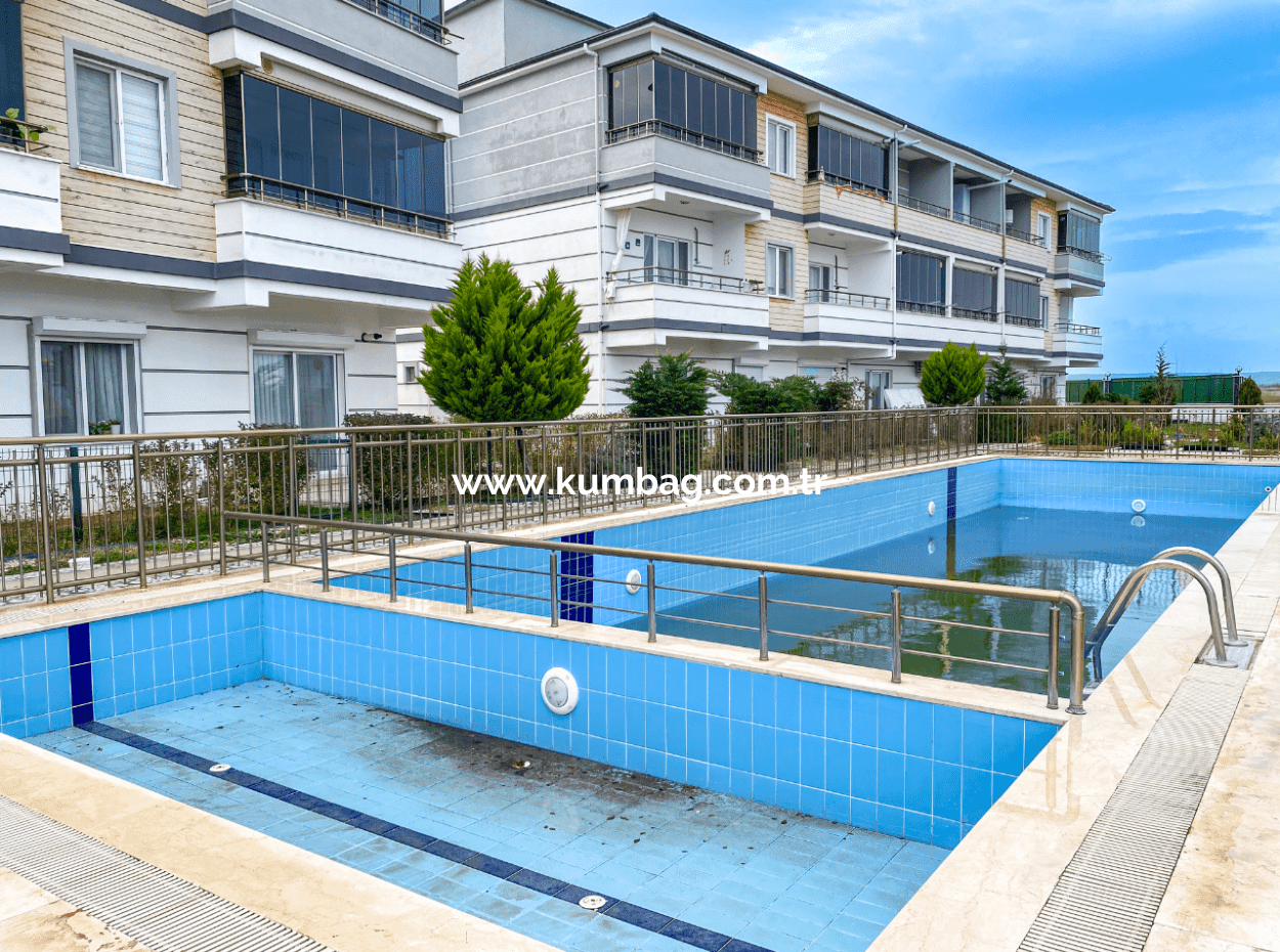 Kumbağ Havuzlu Sitede Full Eşyalı Sezonluk Kiralık Lüks 1+1 Daire