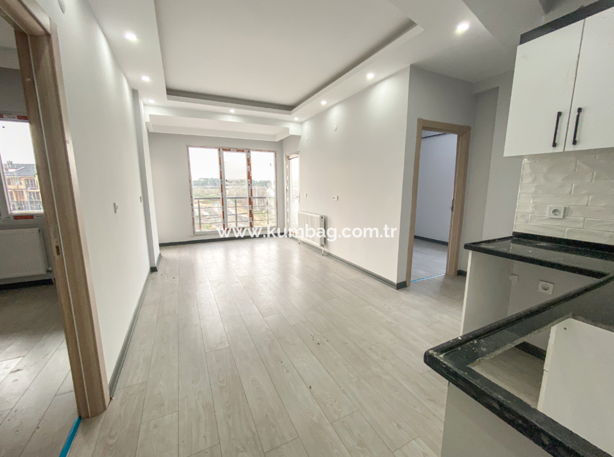 Kumbağ'da Havuzlu Ova Kent 1 Sitesinde İskanlı Satılık 3+1 Daire