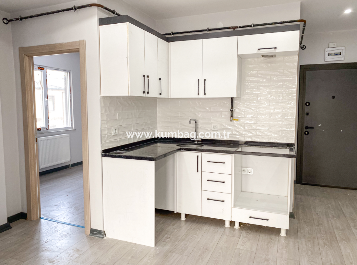 Kumbağ'da Havuzlu Ova Kent 1 Sitesinde İskanlı Satılık 3+1 Daire