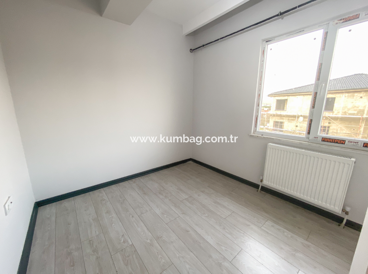 Kumbağ'da Havuzlu Ova Kent 1 Sitesinde İskanlı Satılık 3+1 Daire