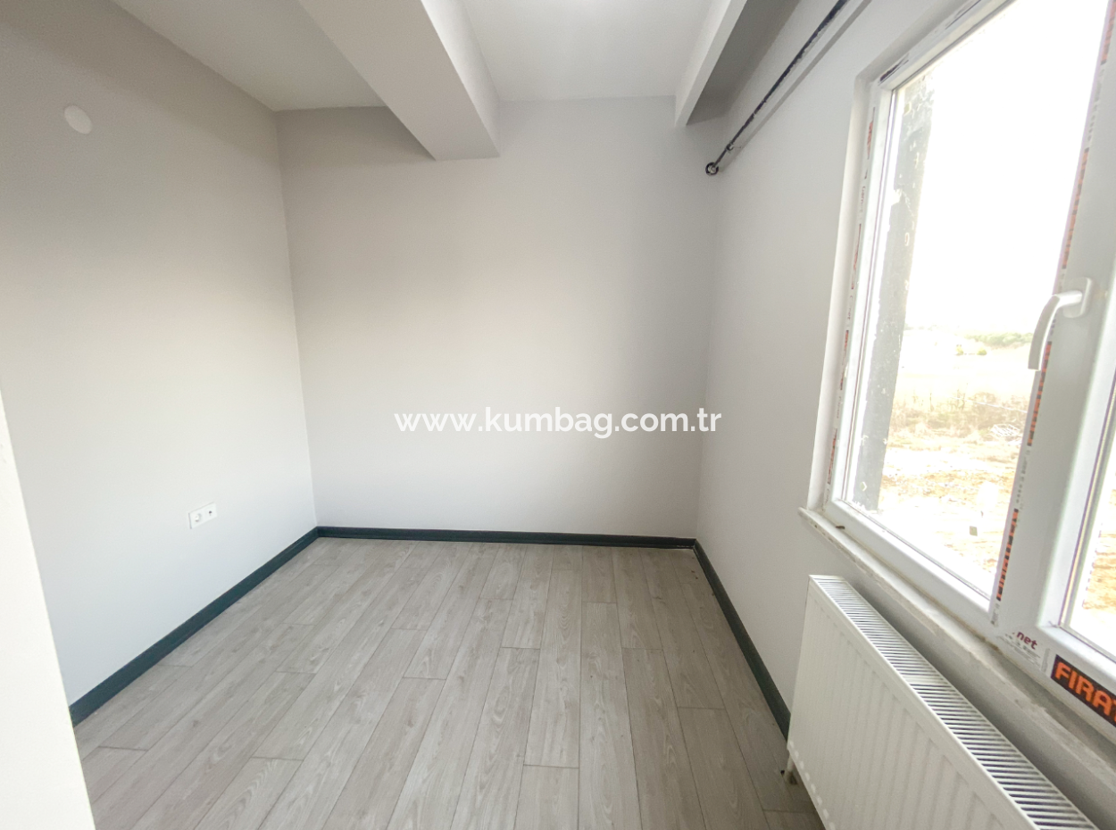 Kumbağ'da Havuzlu Ova Kent 1 Sitesinde İskanlı Satılık 3+1 Daire