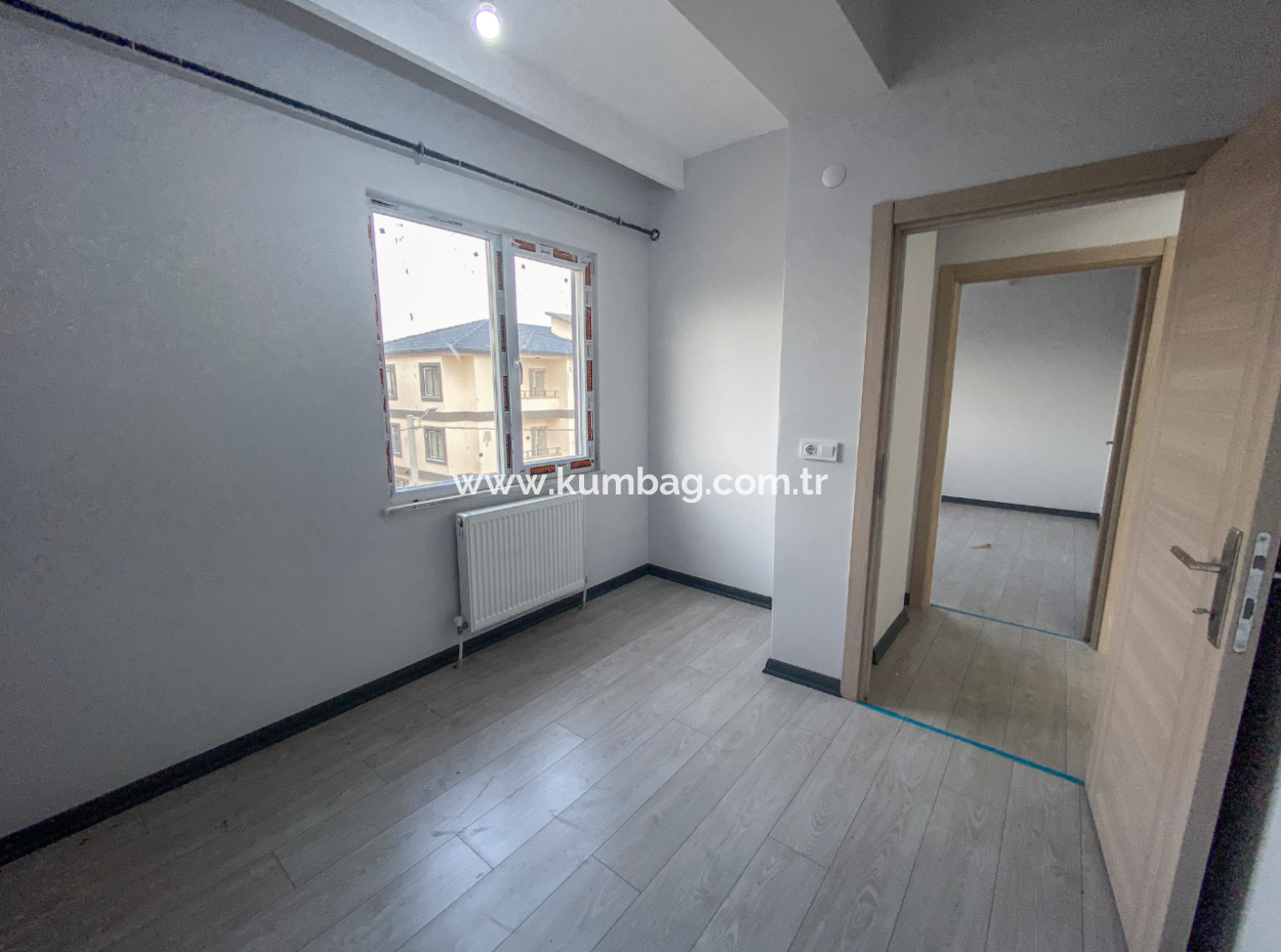 Kumbağ'da Havuzlu Ova Kent 1 Sitesinde İskanlı Satılık 3+1 Daire