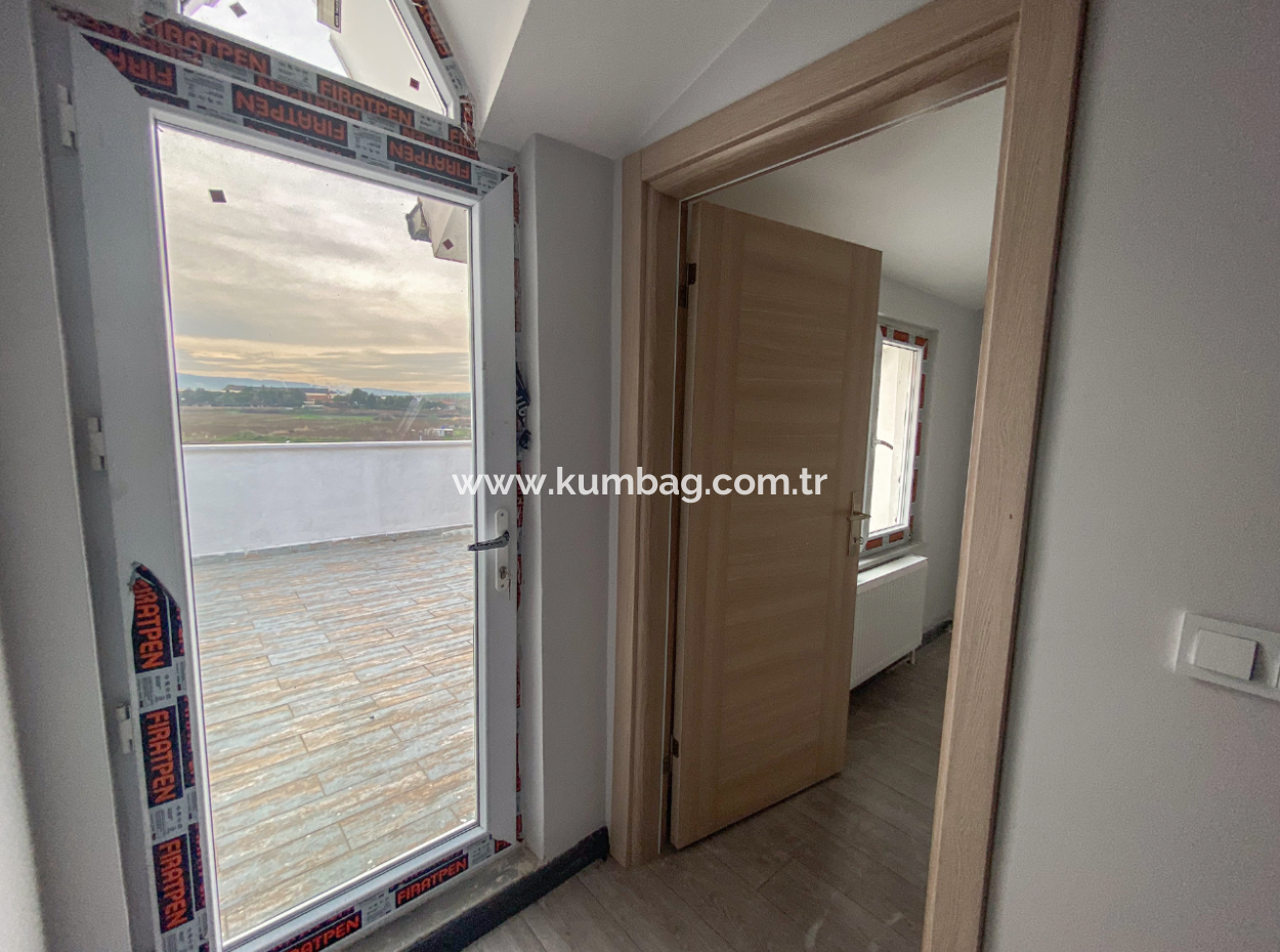 Kumbağ Havuzlu Ova Kent 1 Sitesinde İskanlı Satılık 2+1 Dubleks Daireler