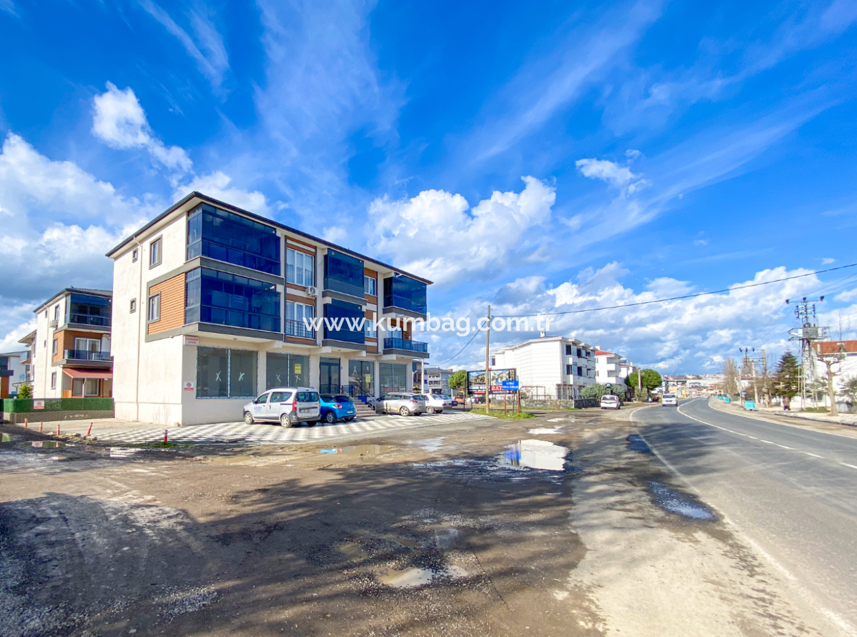 Kumbağ İşlek Ana Cadde Üzerinde 135 M2 Geniş Kiralık Dükkan