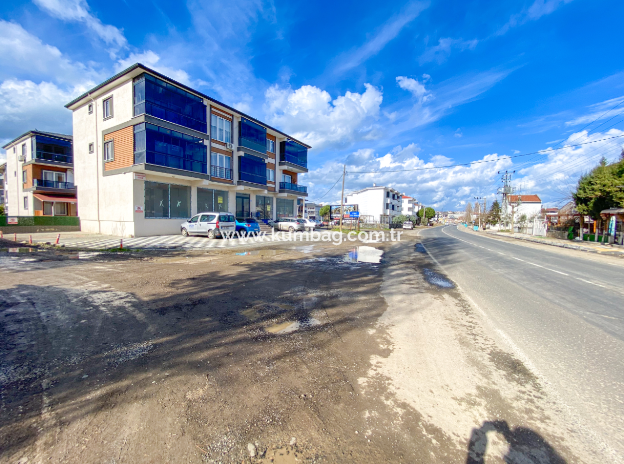 Kumbağ İşlek Ana Cadde Üzerinde 135 M2 Geniş Kiralık Dükkan