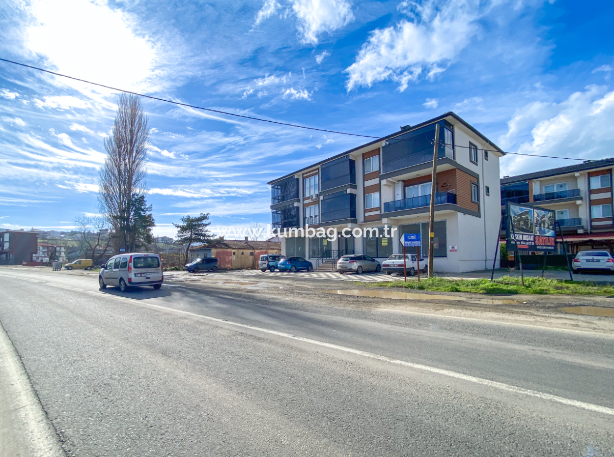 Kumbağ İşlek Ana Cadde Üzerinde 135 M2 Geniş Kiralık Dükkan