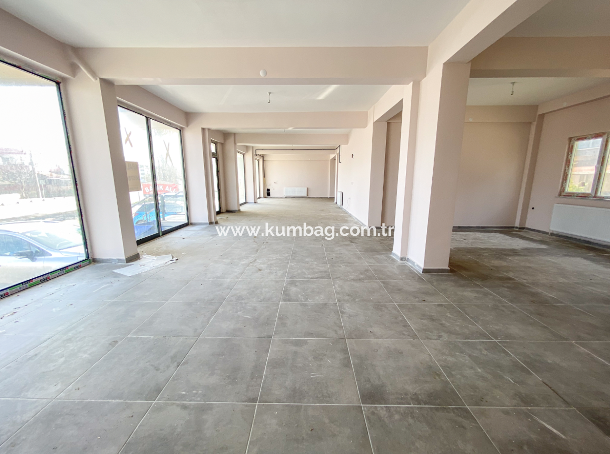 Kumbağ İşlek Ana Cadde Üzerinde 135 M2 Geniş Kiralık Dükkan