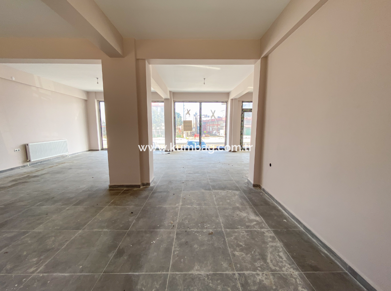 Kumbağ İşlek Ana Cadde Üzerinde 135 M2 Geniş Kiralık Dükkan