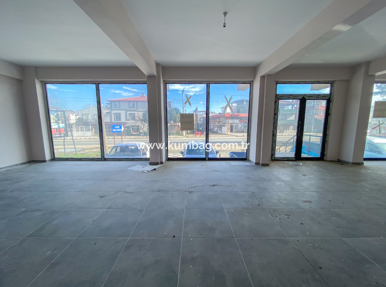 Kumbağ İşlek Ana Cadde Üzerinde 135 M2 Geniş Kiralık Dükkan