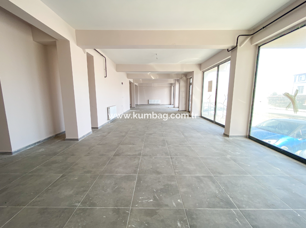 Kumbağ İşlek Ana Cadde Üzerinde 135 M2 Geniş Kiralık Dükkan