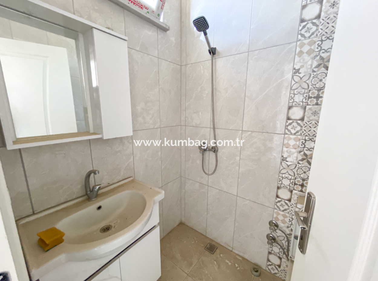 Kumbağ İşlek Ana Cadde Üzerinde 135 M2 Geniş Kiralık Dükkan