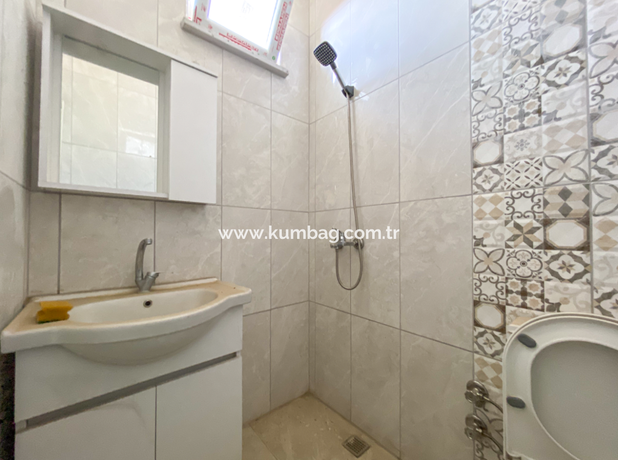 Kumbağ İşlek Ana Cadde Üzerinde 135 M2 Geniş Kiralık Dükkan