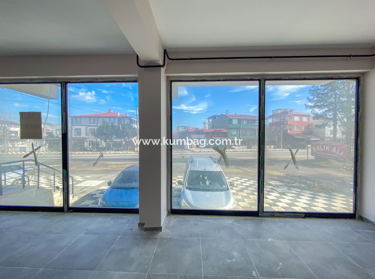 Kumbağ İşlek Ana Cadde Üzerinde 135 M2 Geniş Kiralık Dükkan
