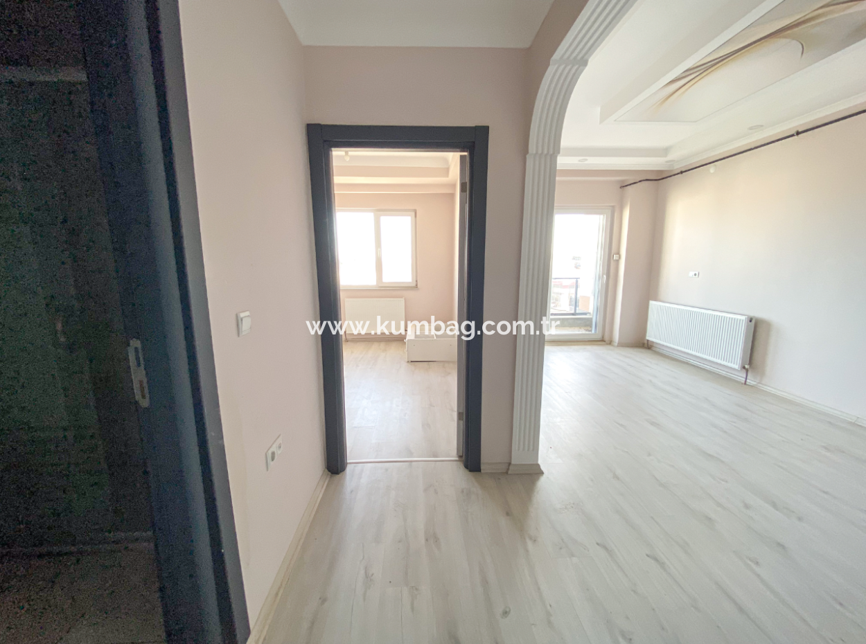 Kumbağ'da Ana Caddeye Sıfır Site İçinde Kiralık 1+1 Daire