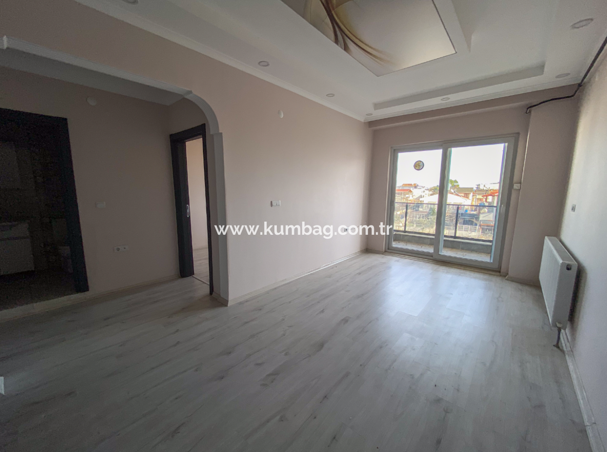Kumbağ'da Ana Caddeye Sıfır Site İçinde Kiralık 1+1 Daire