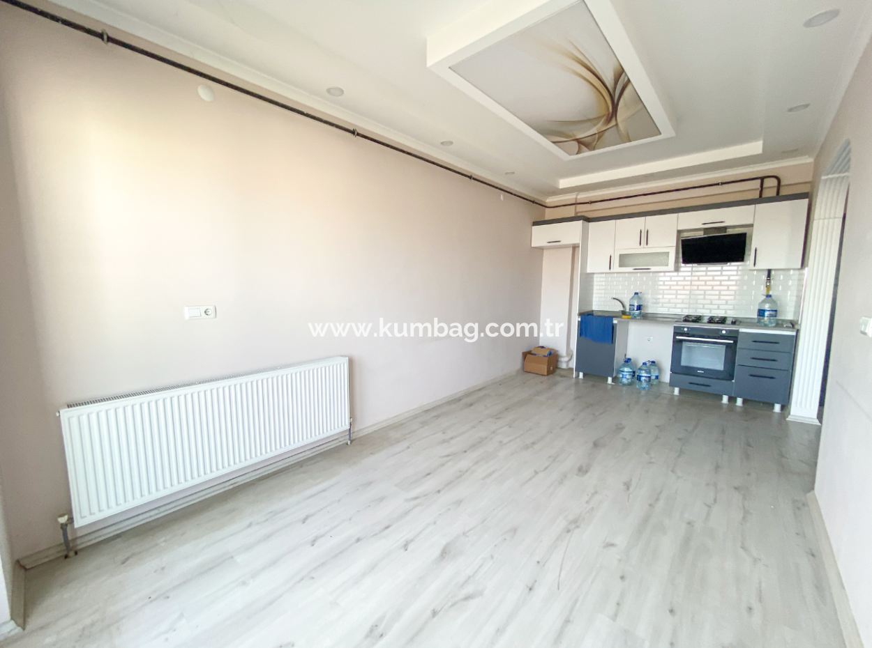 Kumbağ'da Ana Caddeye Sıfır Site İçinde Kiralık 1+1 Daire