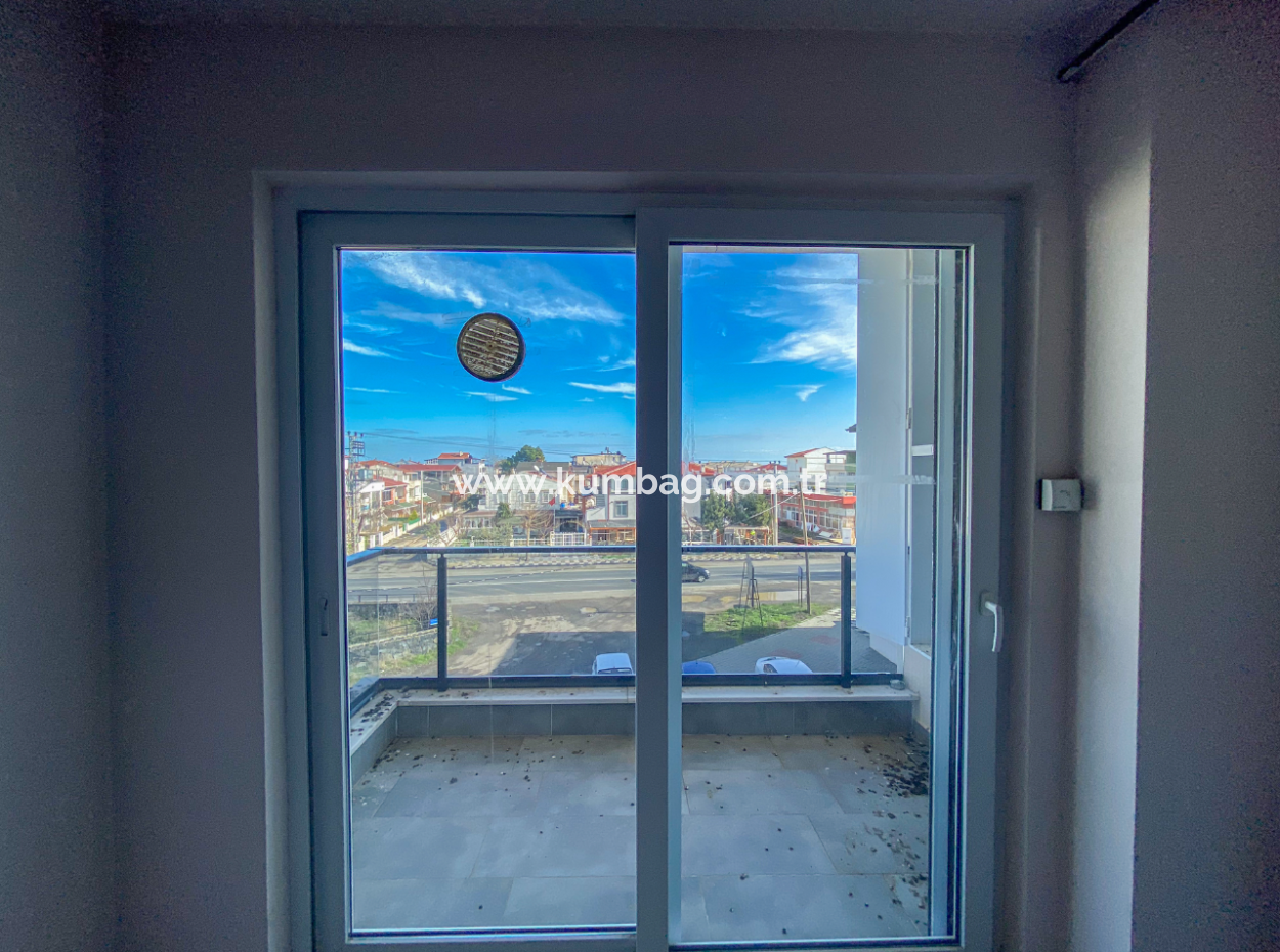 Kumbağ'da Ana Caddeye Sıfır Site İçinde Kiralık 1+1 Daire