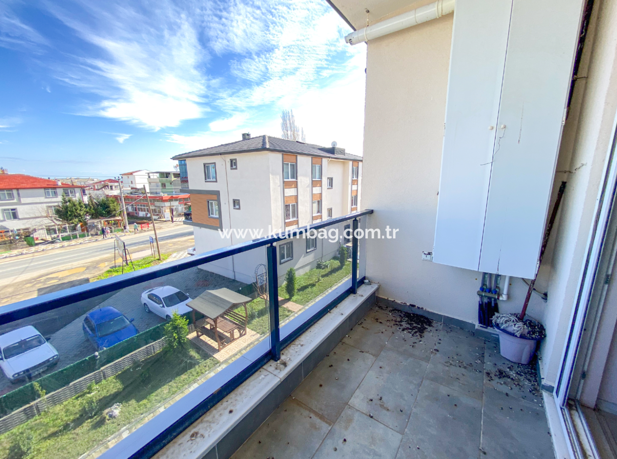Kumbağ'da Ana Caddeye Sıfır Site İçinde Kiralık 1+1 Daire