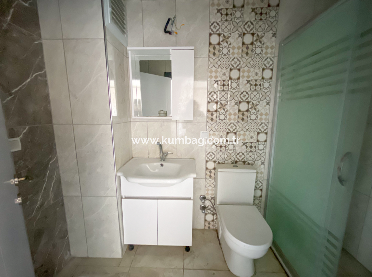 Kumbağ'da Ana Caddeye Sıfır Site İçinde Kiralık 1+1 Daire