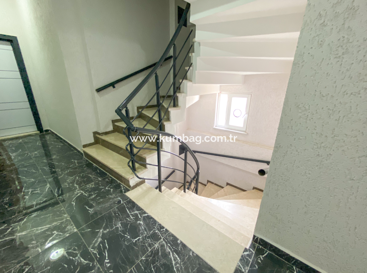 Kumbağ'da Ana Caddeye Sıfır Site İçinde Kiralık 1+1 Daire