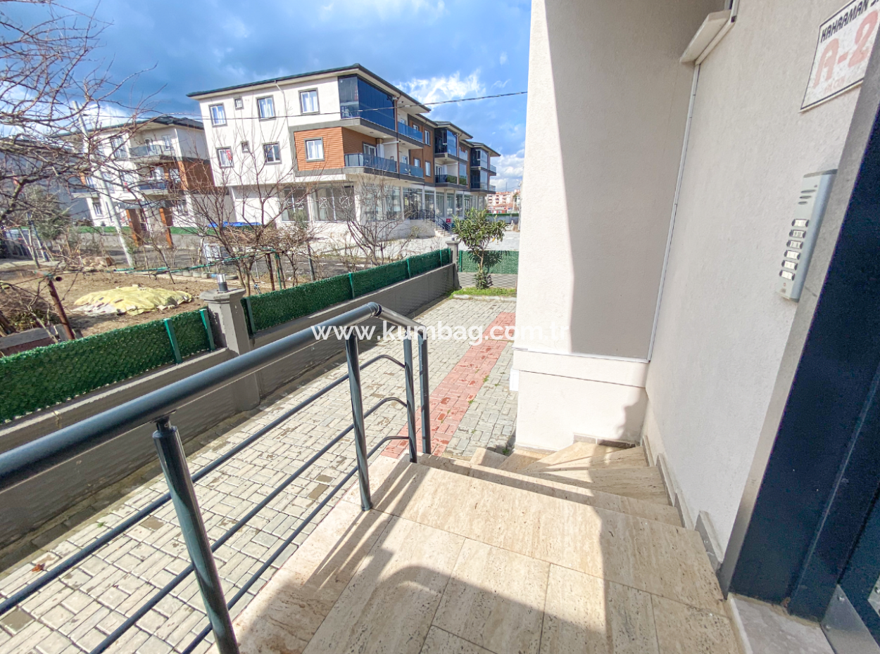 Kumbağ'da Ana Caddeye Sıfır Site İçinde Kiralık 1+1 Daire