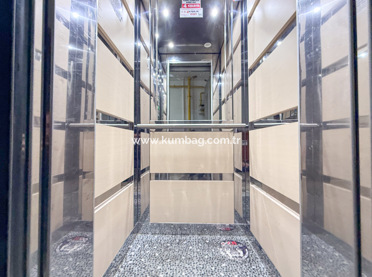 Altınova'da Ferah Ve Lüks İçi Full Yapılı 3+1 Satılık Daire