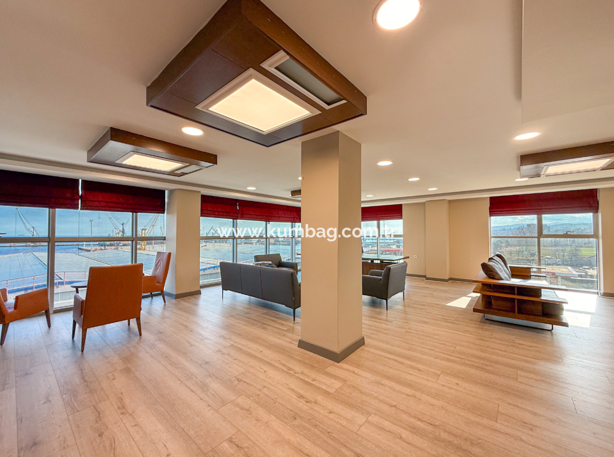 100.Yıl Alt Yol Caddede Deniz Manzaralı Komple Kiralık Plaza