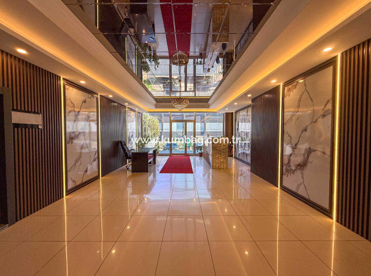 100.Yıl Alt Yol Caddede Deniz Manzaralı Komple Kiralık Plaza