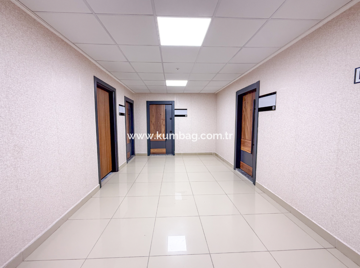 100.Yıl Alt Yol Caddede Deniz Manzaralı Komple Kiralık Plaza