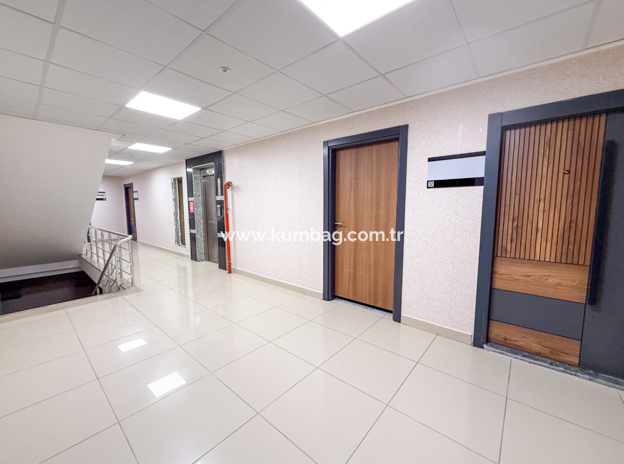 100.Yıl Alt Yol Caddede Deniz Manzaralı Komple Kiralık Plaza