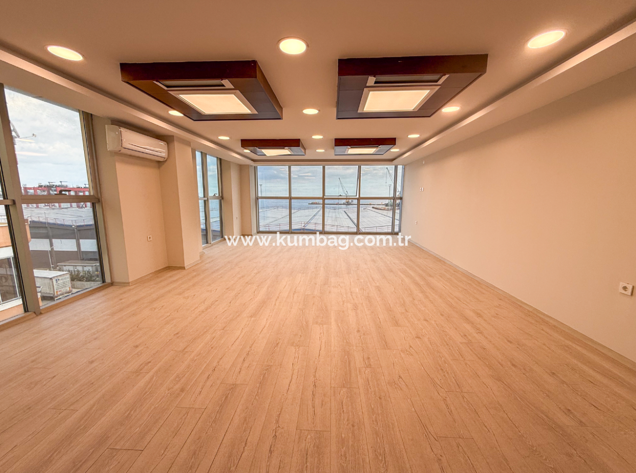 100.Yıl Alt Yol Caddede Deniz Manzaralı Komple Kiralık Plaza