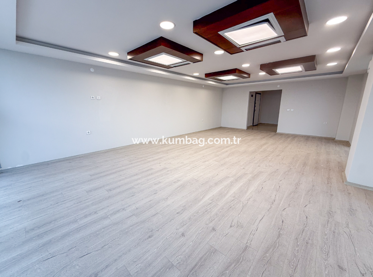 100.Yıl Alt Yol Caddede Deniz Manzaralı Komple Kiralık Plaza