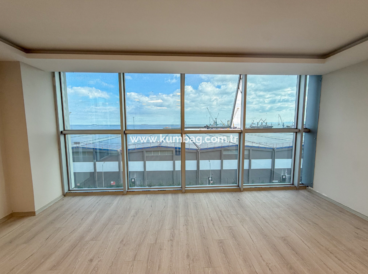 100.Yıl Alt Yol Caddede Deniz Manzaralı Komple Kiralık Plaza