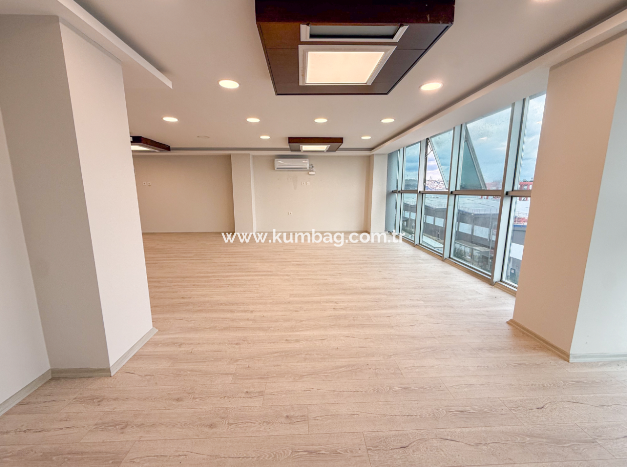 100.Yıl Alt Yol Caddede Deniz Manzaralı Komple Kiralık Plaza