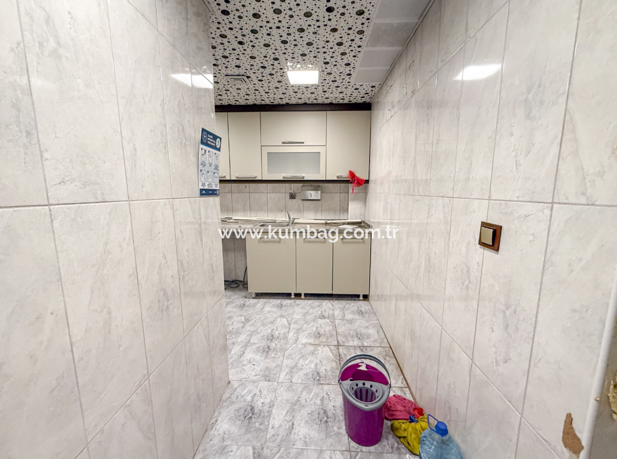 100.Yıl Alt Yol Caddede Deniz Manzaralı Komple Kiralık Plaza