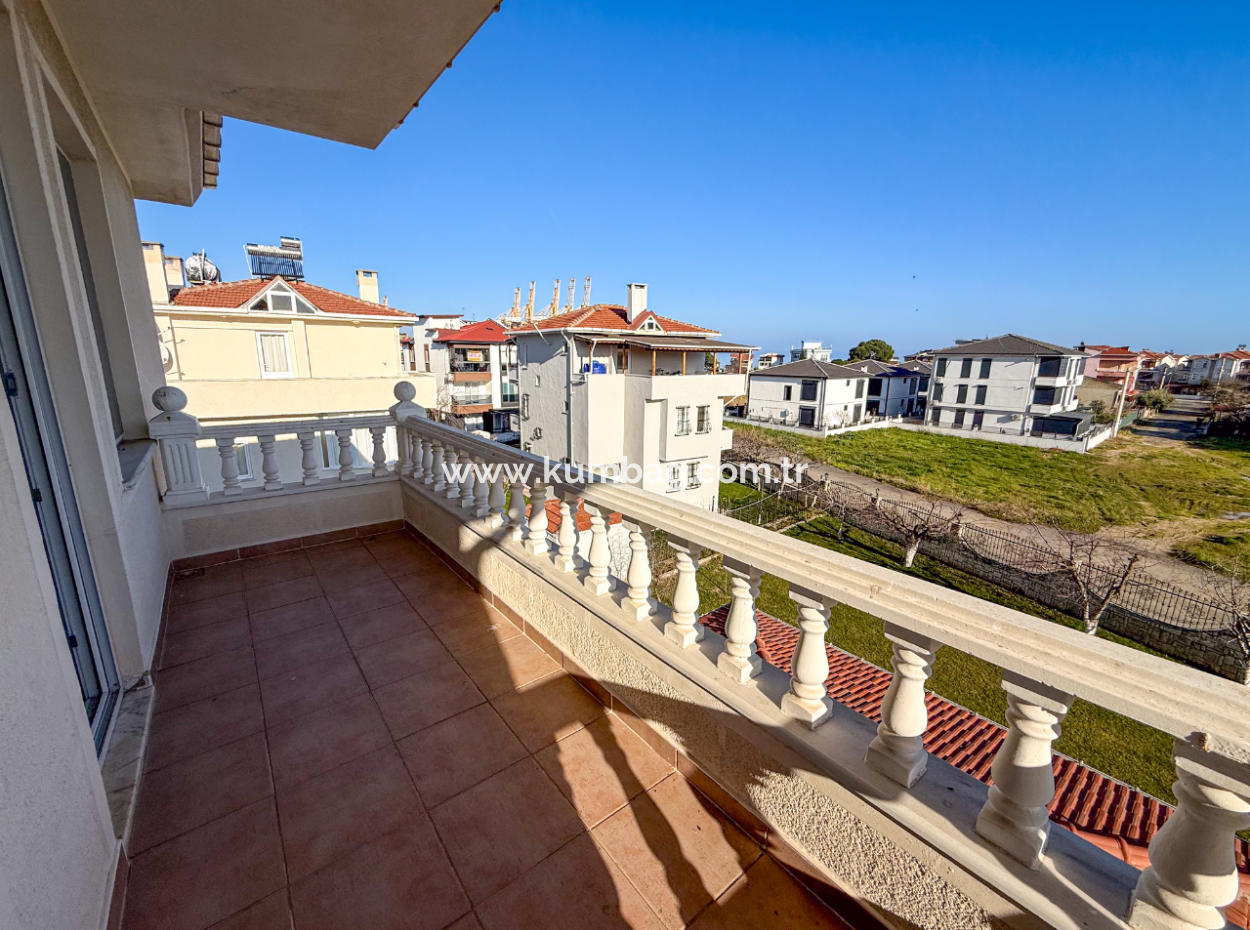 Kumbağ'da 740 M2 Arsa İçerisinde Satılık Tripleks 7+1 Villa