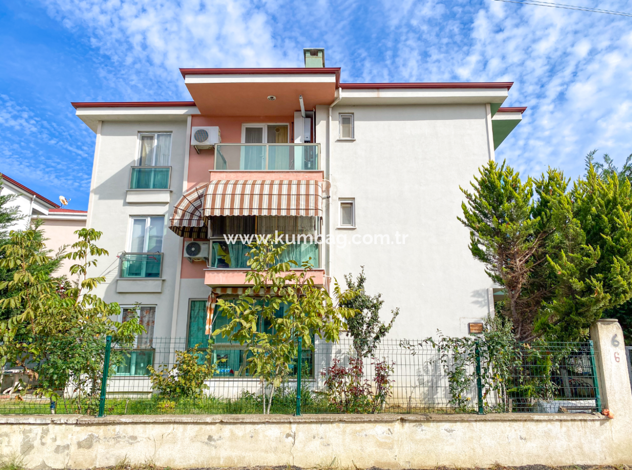 Kumbağ'da Caddenin Deniz Tarafında Eşyalı İskanlı 1+1 Daire