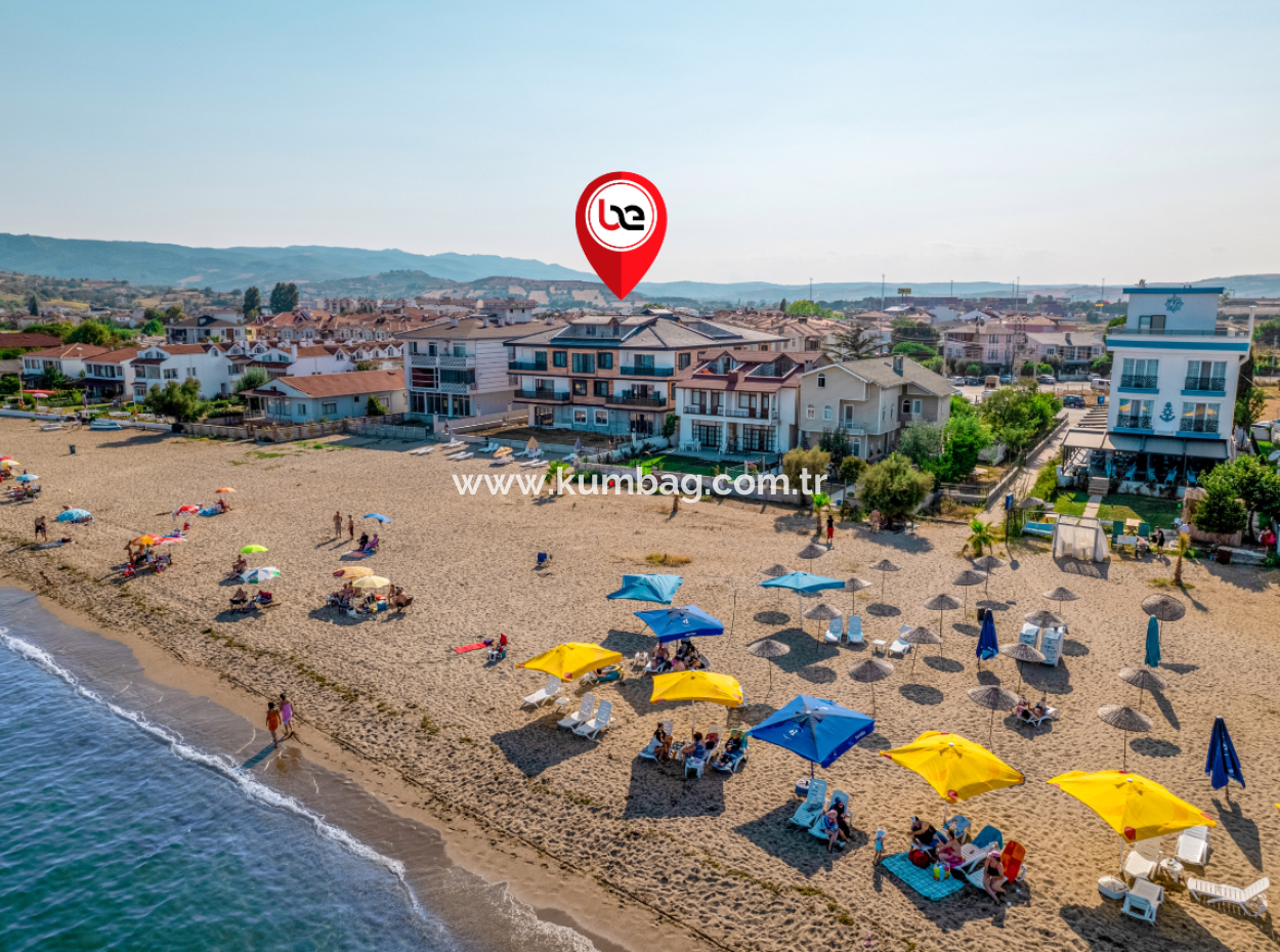 Kumbağ'da Denize Sıfır Sitede Geniş Ve Eşyalı Satılık 2+1 Daire